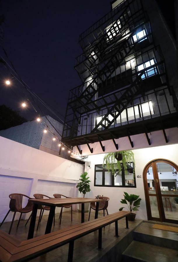 Apartment45 Hostel Bangkok Exterior foto